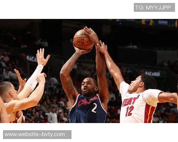 船记：若不调整阵容争冠无望莱昂纳德交易可能性仍需关注